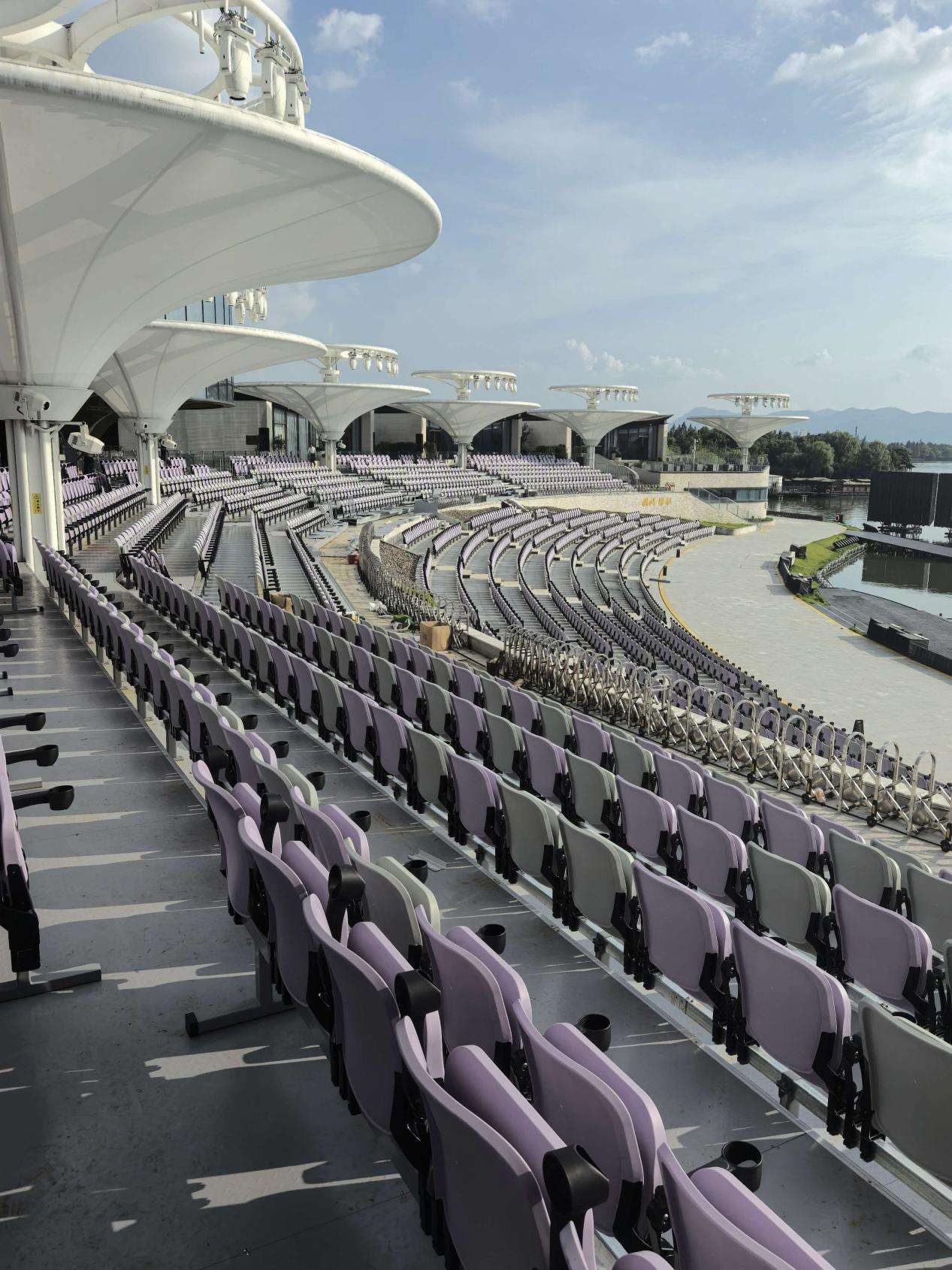 Foundation Chair seating following the curve of a performance venue