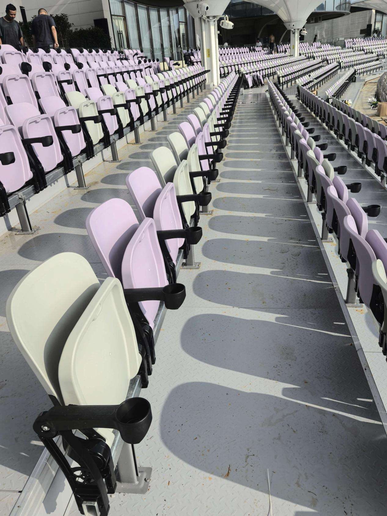 Foundation Chair seat and standard detail